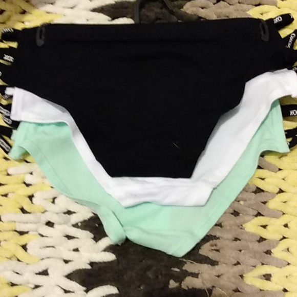 Panties - Picture 3 of 3